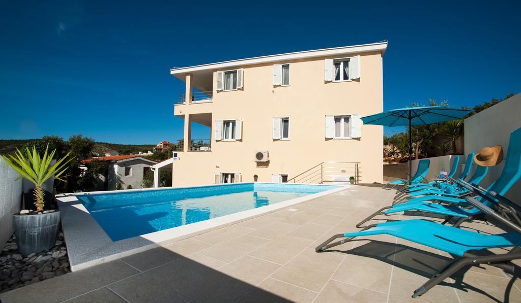 Apartments Villa Laguna With Pool Razanj Phòng bức ảnh
