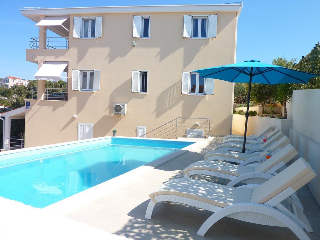 Apartments Villa Laguna With Pool Razanj Ngoại thất bức ảnh